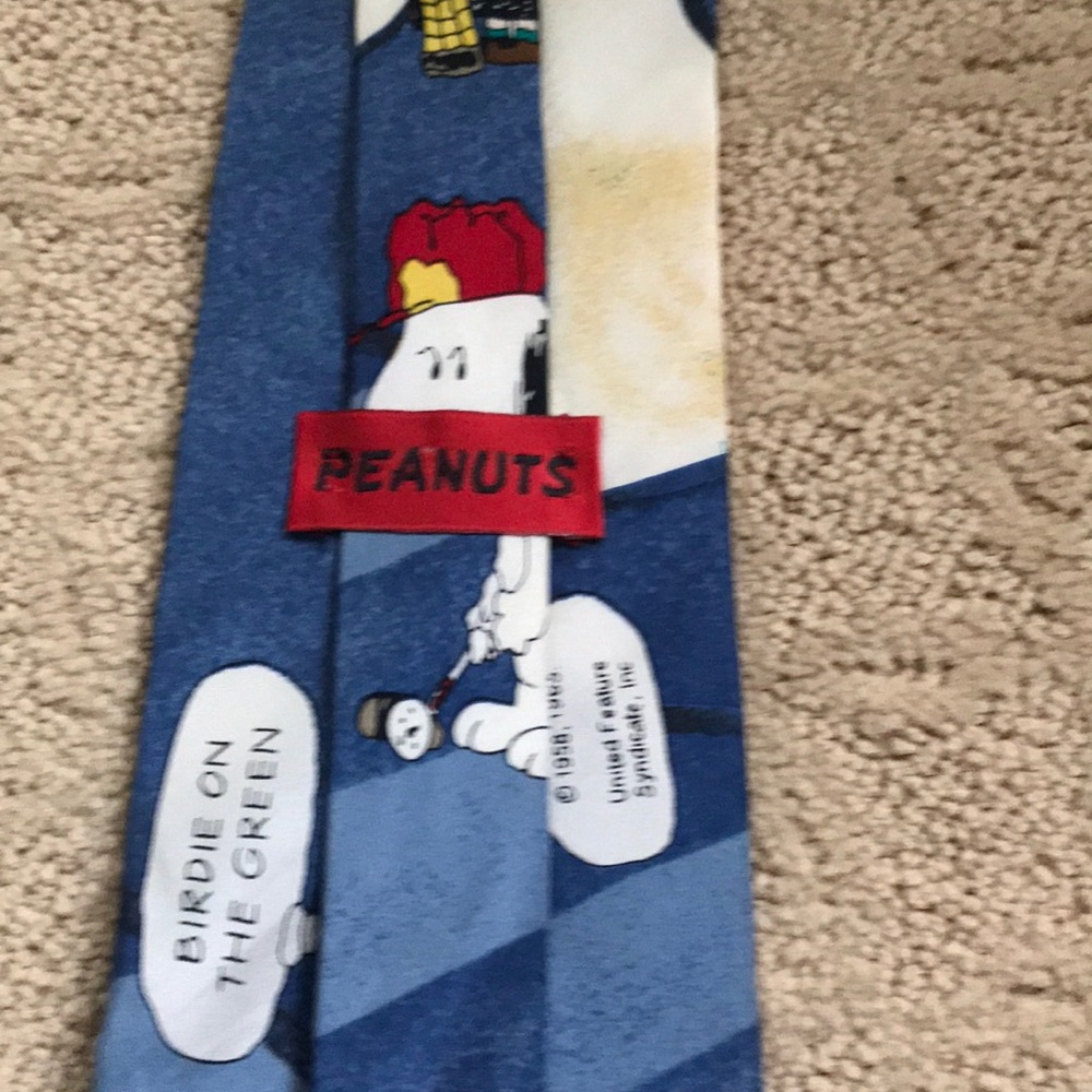 Peanuts tie - Picture 2 of 3